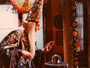 Scena del film "Dimenticare Venezia" - Regia Franco Brusati - 1978 - L'attore Erland Josephson in costume da mago