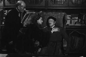 Scena del film "Giacomo l'idealista" - Regia Alberto Lattuada - 1943 - L'attore Domenico Viglione Borghese e due attori non identificati