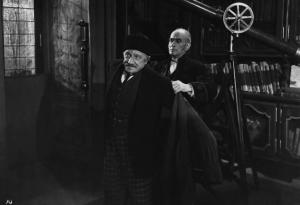 Scena del film "Giacomo l'idealista" - Regia Alberto Lattuada - 1943 - L'attore Domenico Viglione Borghese un attore non identificato