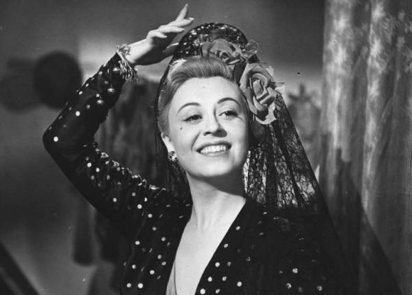 Scena del film "Luci del varietà" - Regia Alberto Lattuada, Federico Fellini - 1950 - L'attrice Giulietta Masina