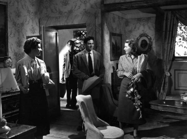 Scena del film "Anna" - Regia Alberto Lattuada - 1951 - Gli attori Silvana Mangano e Raf Vallone e due attori non identificati
