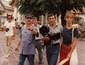 Set del film "Oh! Serafina" - Regia Alberto Lattuada - 1976 - Il regista Alberto Lattuada con l'attrice Dalila Di Lazzaro e gli operatori sul set