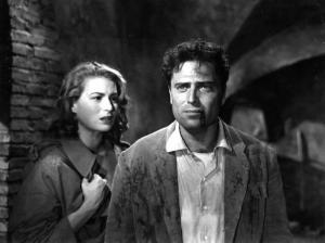 Scena del film "Anna" - Regia Alberto Lattuada - 1951 - Gli attori Raf Vallone e Silvana Mangano