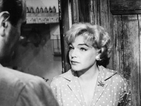 Scena del film "Adua e le compagne" - Regia Antonio Pietrangeli - 1960 - L'attrice Simone Signoret