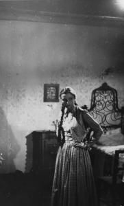 Scena del film "Giacomo l'idealista" - Regia Alberto Lattuada - 1943 - L'attrice Marina Berti