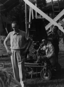 Set del film "Giacomo l'idealista" - Regia Alberto Lattuada - 1943 - Il regista Alberto Lattuada sul set con gli operatori