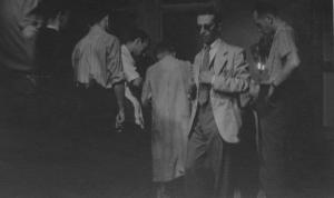 Set del film "Giacomo l'idealista" - Regia Alberto Lattuada - 1943 - Il regista Alberto Lattuada con attori e operatori della troupe
