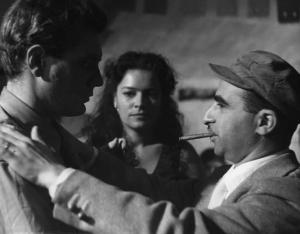 Set del film "La lupa" - Regia Alberto Lattuada - 1953 - Il regista Alberto Lattuada con gli attori Ettore Manni e Kerima