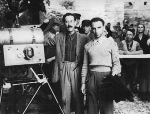 Set del film "Piccolo mondo antico" - Regia Mario Soldati - 1941 - Il regista Mario Soldati e lo sceneggiatore Alberto Lattuada sul set
