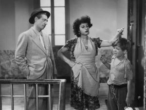 Scena del film "Abbasso la miseria" - Regia Gennaro Righelli - 1944 - Gli attori , Nino Besozzi, Vito Chiari e Anna Magnani