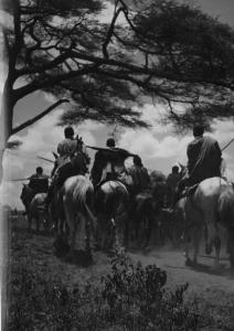 Scena del film "Abuna Messias" - Regia Goffredo Alessandrini - 1939 - Abissini a cavallo armati di lance e fucili in battaglia