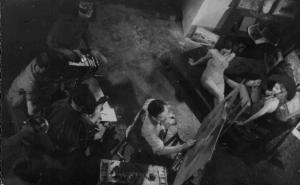 Set del film "Amante del male" - Regia Roberto Bianchi Montero - 1946 - Le attrici Greta Gonda e Paola Veneroni e gli operatori della troupe