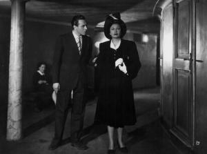 Scena del film "Amanti senza amore" - Regia Gianni Franciolini - 1947 - Gli attori Roldano Lupi e Clara Calamai