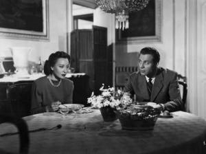 Scena del film "Amanti senza amore" - Regia Gianni Franciolini - 1947 - Gli attori Clara Calamai e Roldano Lupi a tavola