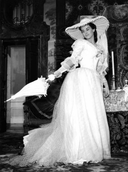 Scena del film "Andrea Chénier" - Regia Clemente Fracassi - 1955 - L'attrice Antonella Lualdi