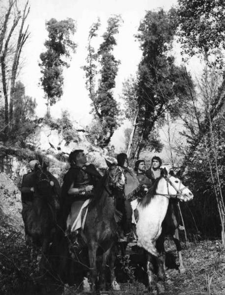 Set del film "Attila" - Regia Pietro Francisci - 1954 - Attori non identificati a cavallo