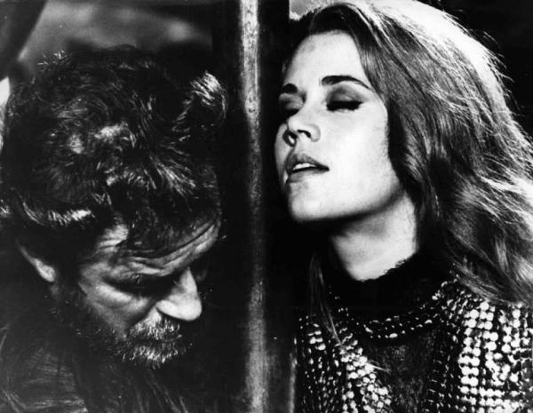 Scena del film "Barbarella" - Regia Roger Vadim - 1967 - Gli attori Ugo Tognazzi e Jane Fonda