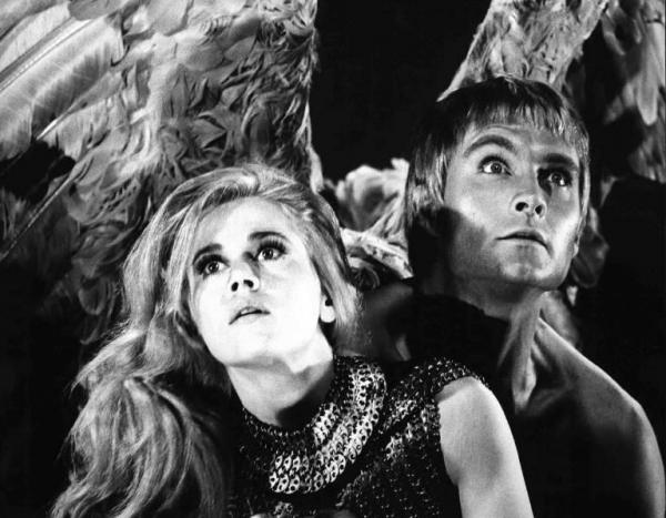Scena del film "Barbarella" - Regia Roger Vadim - 1967 - Gli attori Jane Fonda e John Philip Law