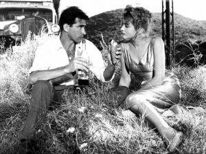 Scena del film "Amore a prima vista" - Regia Franco Rossi - 1957 - L'attore Walter Chiari e un'attrice non identificata