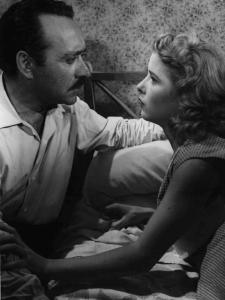 Scena del film "Amo un assassino" - Regia Baccio Baldini - 1951 - Gli attori Umberto Spadaro e Delia Scala