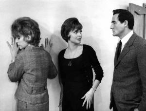 Scena del film "Anima nera" - Regia Roberto Rossellini - 1962 - Gli attori Annette Stroyberg, Nadja Tiller e Vittorio Gassman