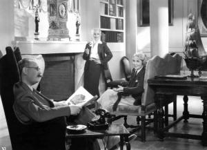 Scena del film "L'antenato" - Regia Guido Brignone - 1936 - Attori non identificati in un salotto