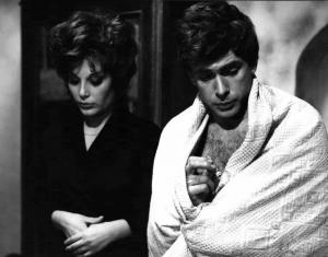 Scena del film "L'attico" - Regia Gianni Puccini - 1962 - Gli attori Daniela Rocca e Tomas Milian