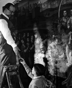 Set del film "Attila" - Regia Pietro Francisci - 1954 - Un bambino passa un martello a un uomo su una scala