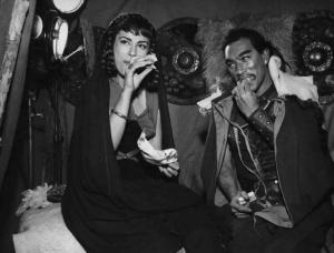 Set del film "Attila" - Regia Pietro Francisci - 1954 - Gli attori Anthony Quinn e Irene Papas durante una pausa di lavorazione del film