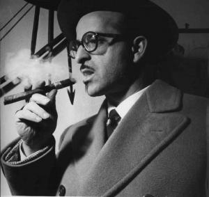 Set del film "Attila" - Regia Pietro Francisci - 1954 - Un uomo non identificato che fuma un sigaro