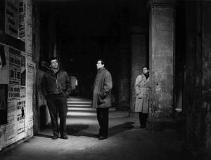 Scena del film "La banda Casaroli" - Regia Florestano Vancini - 1962 - Gli attori Renato Salvatori, Tomas Milian e Jean-Claude Brialy