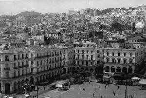Set del film "La battaglia di Algeri" - Regia Gillo Pontecorvo - 1966 - Panorama e piazza di Algeri