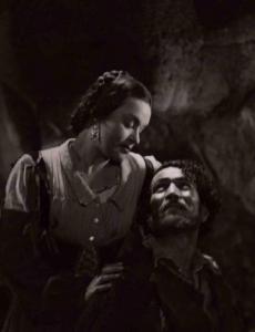 Scena del film "Beatrice Cenci" - Regia Guido Brignone - 1941 - Gli attori Elli Parvo e Giovanni Onorato