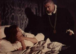 Scena del film "Beatrice Cenci" - Regia Riccardo Freda - 1956 - Gli attori Mireille Granelli, a letto, e Gino Cervi