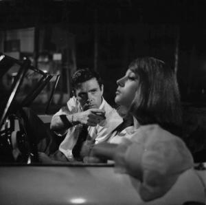 Scena del film "La bella di Lodi" - Regia Mario Missiroli - 1963 - Gli attori Stefania Sandrelli e Angel Aranda in automobile