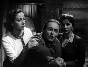 Scena del film "Il bigamo" - Luciano Emmer - 1956 - Gli attori Marisa Merlini, Ave Ninchi e Giovanna Ralli