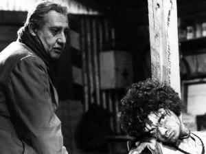 Scena del film "Un borghese piccolo piccolo" - Mario Monicelli - 1976 - Gli attori Alberto Sordi e Renzo Carboni