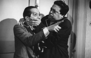 Scena del film "Cameriera bella presenza offresi..." - Giorgio Pàstina - 1951 - Gli attori Enrico Viarisio e Aldo Fabrizi