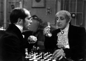 Scena del film "Campo di Maggio" - Giovacchino Forzano - 1935 - Due attori non identificati giocano a scacchi