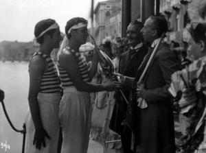 Scena del film "Canal grande" - Andrea Di Robilant - 1943 - Gli attori Fedele Gentile e Giacomo Moschini