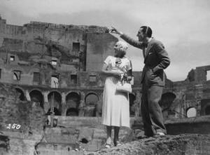 Scena del film "La canzone del sole" - Max Neufeld - 1933 - Gli attori Liliana Deitz e Vittorio De Sica