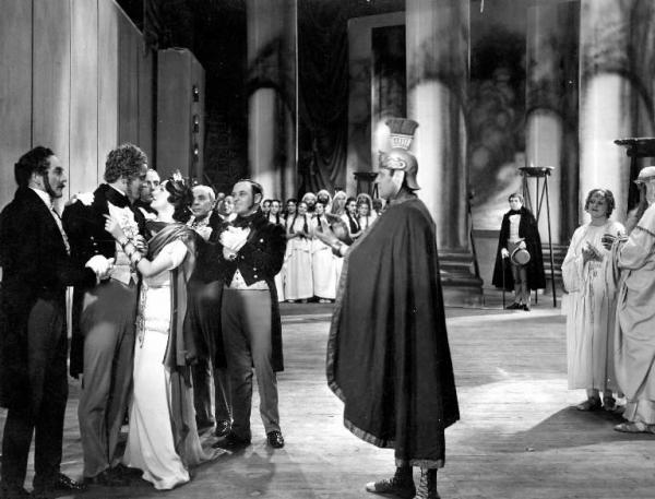 Scena del film "Casta diva" - Regia Carmine Gallone - 1935 - Attori non identificati