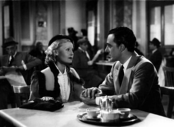 Scena del film "Castelli in aria" - Regia Augusto Genina - 1939 - Gli attori Lilian Harvey e Vittorio De Sica