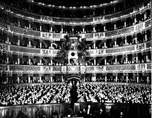 Set del film "Casta diva" - Regia Carmine Gallone - 1935 - Teatro dell'opera di Roma