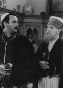 Scena del film "Il cavaliere di Kruja" - Regia Carlo Campogalliani - 1941 - L'attore Guido Celano e un attore non identificato