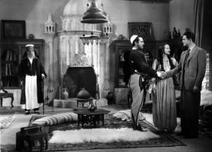 Scena del film "Il cavaliere di Kruja" - Regia Carlo Campogalliani - 1941 - Gli attori Guido Celano, Antonio Centa e Doris Duranti