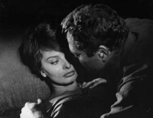 Scena del film "La Ciociara" - Regia Vittorio De Sica - 1960 - L'attrice Sophia Loren e l'attore Raf Vallone