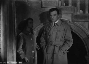 Scena del film "Un colpo da due miliardi" - Regia Roger Vadim - 1957 - Gli attori Françoise Arnoul e Franco Fabrizi in un esterno