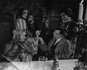 Set del film "Condottieri" - Regia Luis Trenker - 1937 - L'attrice Carla Sveva parla con l'attore Vittorio De Sica durante una pausa dalle riprese