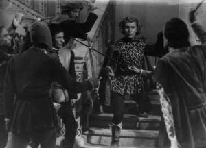 Scena del film "La Congiura dei Pazzi" - Regia Ladislao Vajda - 1940 - Attori non identificati duellano sulle scale